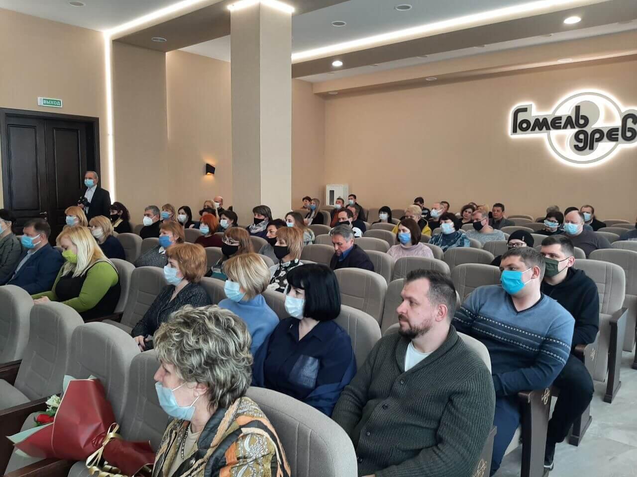 Председатель концерна «Беллесбумпром» посетил ОАО «Гомельдрев»