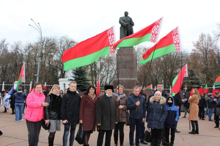 Торжественный митинг к 104-й годовщине Октябрьской революции
